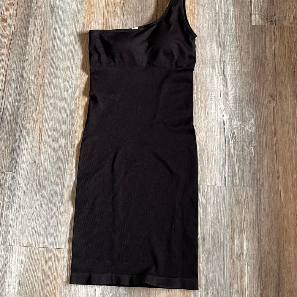 Bodycon one shoulder strap dress